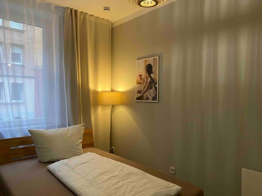Modern Living Apartment - 3-Zimmer - Nuernberg Nord, Ruhige Seitenstrasse, Fusslaeufig Strassenbahn Εξωτερικό φωτογραφία
